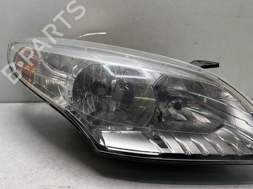 Used Right headlight RENAULT MEGANE III Hatchback (BZ0/1_, B3_) 1.5 dCi (BZ0C) (90 hp) 31121615