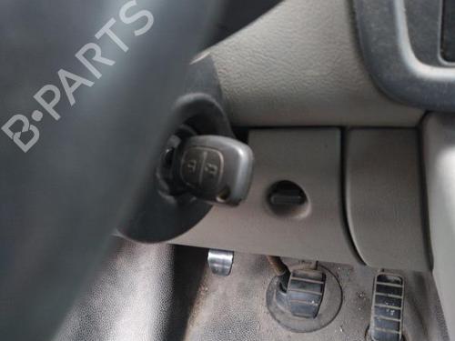 Front left lock RENAULT MASTER II Van (FD) 2.5 dCi | BP19966851C98 