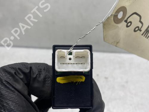 Used Right front window switch KIA PRO CEE'D (ED) [2008-2013]  19992611