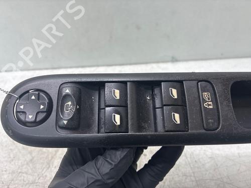 Used Left front window switch Left front window switch PEUGEOT 3008 I MPV (0U_) 1.6 HDi (114 hp) 36364115 36364115