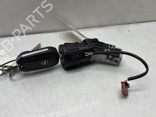 Used Ignition barrel OPEL CORSA F (P2JO) 1.2 (68) (101 hp) 31379335