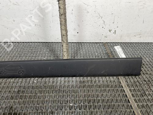 Friso da porta RENAULT TWINGO III (BCM_, BCA_) 1.0 SCe 75 (73 hp) 32339470