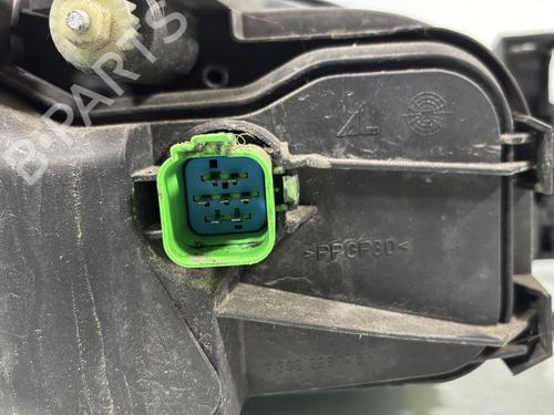 Faro izquierdo FORD MONDEO III (B5Y) 2.0 16V TDDi / TDCi | BP29971053C28 