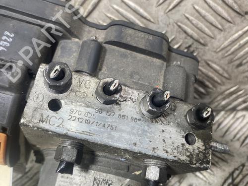 Used ABS pump ABS pump PEUGEOT 5008 II (MC_, MJ_, MR_, M4_) 1.2 THP (MRHNYH, MRHNYW, MRHNSJ, MRHNSU, MRHNSM) (131 hp) 29413280 29413280