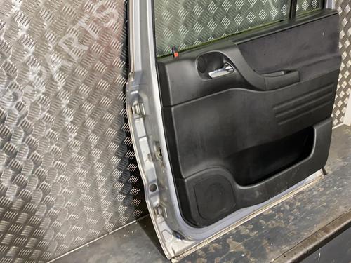 Dør høyre bak OPEL ZAFIRA A MPV (T98) 2.0 DTI 16V (F75) | BP21955638C5 