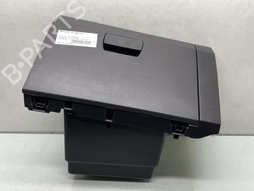Used Glove box DACIA SANDERO III 1.0 TCe 100 ECO-G (101 hp) 31804595