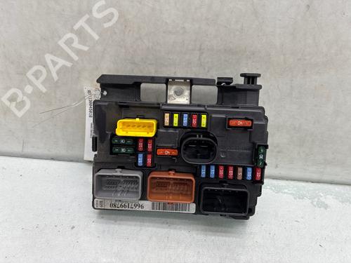 Used Fuse box Fuse box 37723532 37723532