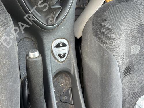 Fuse box CITROËN C5 I (DC_) 2.0 HDi (DCRHZB, DCRHZE) | BP29842127E1