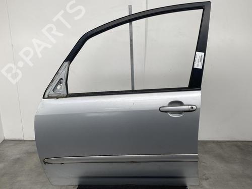 Used Left front door TOYOTA COROLLA Verso (_E12_) 2.0 D-4D (CDE120_, CDE120R) (90 hp) 19957372