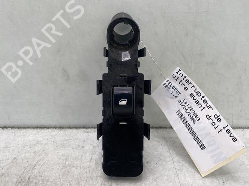 Used Right front window switch Right front window switch PEUGEOT 207 (WA_, WC_) 1.4 (73 hp) 33484869 33484869