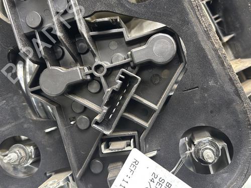 right-taillight-bmw-1-e87-2003-2004-2005-2006-2007-2008-2009-2010-2011-2012-2013-33484305 main image