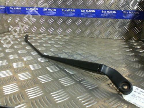 Used Front windshield wiper arm VW POLO (9N_, 9A_) 1.4 TDI (80 hp) 20006637