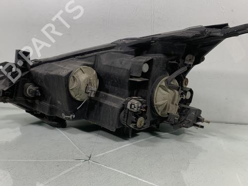 Right headlight MITSUBISHI GRANDIS (NA_W) 2.0 DI-D (NA8W) | BP29939116C29