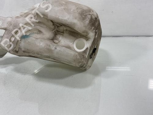 Used Windscreen washer tank Windscreen washer tank 20026562 20026562