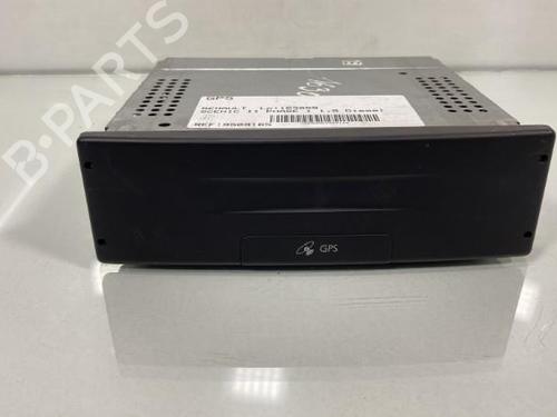 Used Radio Radio RENAULT SCÉNIC II (JM0/1_) 1.9 dCi (JM0G, JM12, JM1G, JM2C) (120 hp) 21963905 21963905