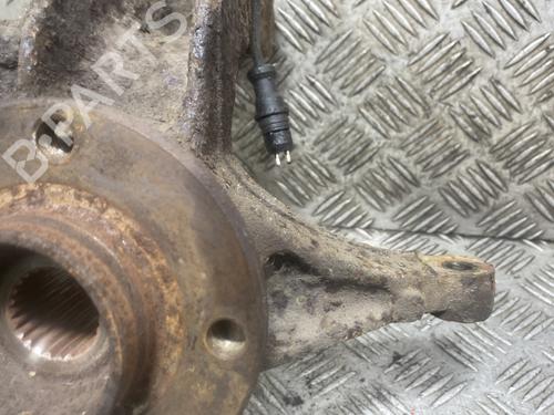 Used Left front steering knuckle Left front steering knuckle RENAULT SCÉNIC II (JM0/1_) 1.6 (JM0C, JM0J, JM1B) (113 hp) 31212560 31212560