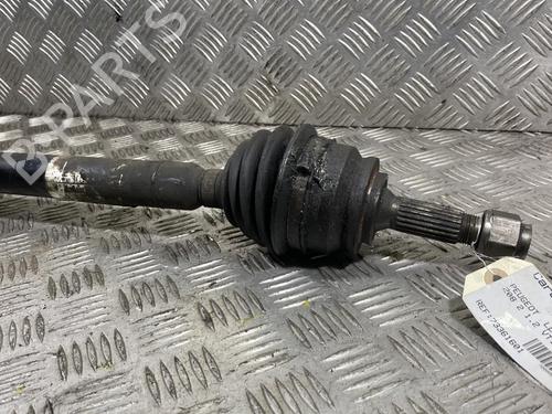 Used Right front driveshaft Right front driveshaft PEUGEOT 208 II (UB_, UP_, UW_, UJ_) 1.2 PureTech 75 (75 hp) 19964451 19964451