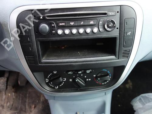 Left front door CITROËN C3 I (FC_, FN_) 1.4 HDi | BP28577982C2