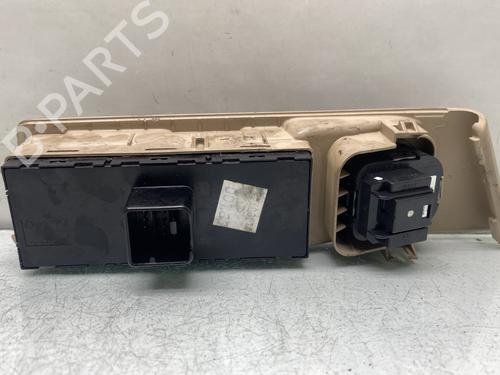 Venstre Foran elrute bryter VW PASSAT B7 (362) 2.0 TDI | BP29939477I27 