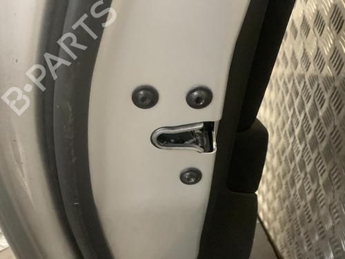Used Left rear door Left rear door 21957008 21957008