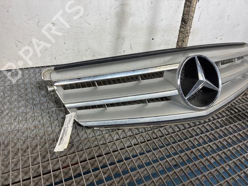 Used Grille Grille 39179590 39179590