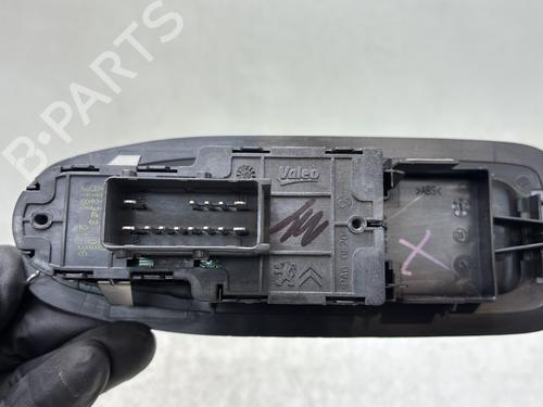Used Left front window switch Left front window switch PEUGEOT 208 I (CA_, CC_) 1.2 VTI 82 (82 hp) 33742502 33742502