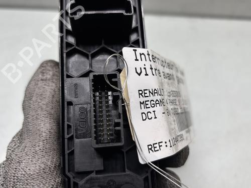 Interrupteur de vitre avant gauche RENAULT MEGANE IV Hatchback (B9A/M/N_) 1.5 dCi 110 (B9A3) | BP29841741I27