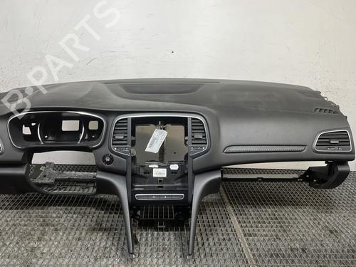 Used Dashboard RENAULT MEGANE IV Hatchback (B9A/M/N_) 1.5 dCi 110 (B9A3) (110 hp) 29413576