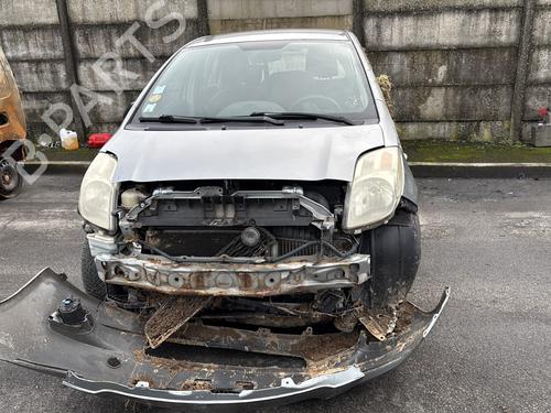 Left front window switch TOYOTA YARIS (_P9_) 1.4 D-4D (NLP90_, NLP90R) | BP27404721I27 