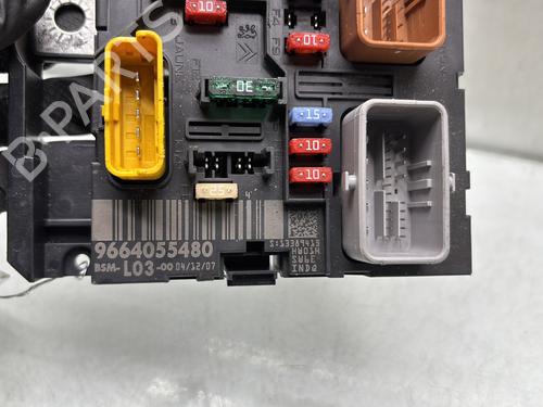 Used Fuse box Fuse box CITROËN C3 I (FC_, FN_) 1.4 i (73 hp) 32081571 32081571