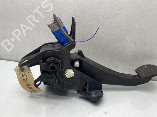 Used Clutch pedal Clutch pedal DACIA SANDERO II 1.2 (75 hp) 27631984 27631984