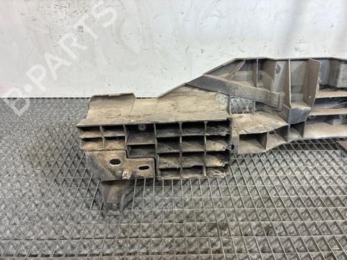 Used Rear bumper bracket Rear bumper bracket RENAULT TWINGO II (CN0_) 1.2 16V (CN04, CN0B) (75 hp) 35896998 35896998