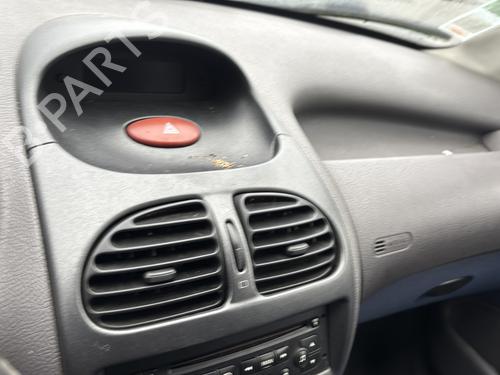 Left headlight PEUGEOT 206 Hatchback (2A/C) 2.0 HDI 90 | BP32263928C28 