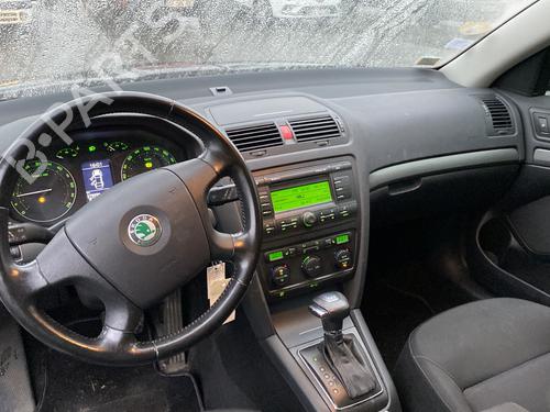 Left front fog light SKODA OCTAVIA II (1Z3) 2.0 TDI | BP25446262C30