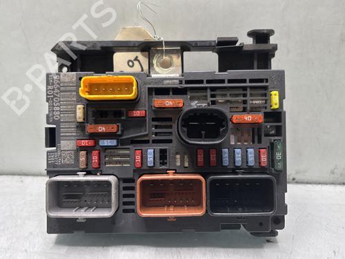 Zekeringkast CITROËN C4 Picasso I MPV (UD_) 2.0 i 16V (140 hp) 30941154