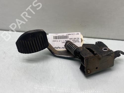 Used Clutch pedal PEUGEOT PARTNER Box Body/MPV (5_, G_) 1.9 D (69 hp) 29866868