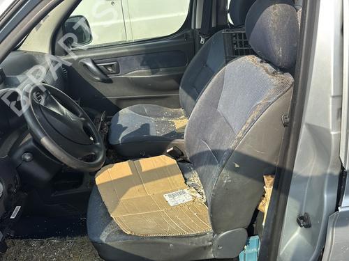 Grille CITROËN BERLINGO / BERLINGO FIRST Box Body/MPV (M_) 2.0 HDI 90 (MBRHY, MCRHY) | BP28496672C40 