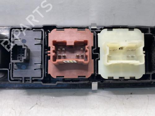 Left front window switch DACIA SANDERO III 1.0 TCe 90 | BP39455064I27 - Image 2