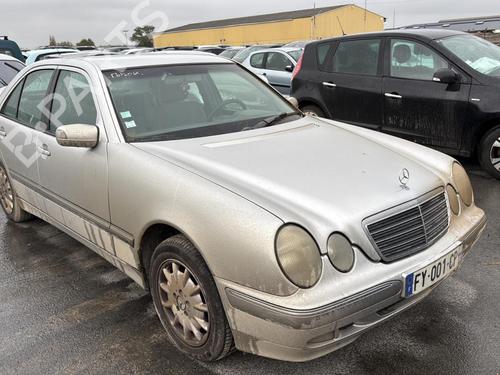 Left headlight MERCEDES-BENZ E-CLASS (W210) E 220 CDI (210.006) | BP22805372C28 