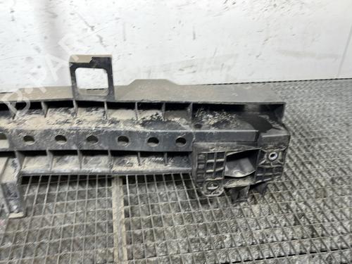 Used Rear bumper bracket Rear bumper bracket RENAULT CLIO IV (BH_) 1.5 dCi 75 (75 hp) 31804546 31804546