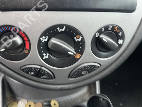 Left front fog light FORD FOCUS I (DAW, DBW)  | BP19954192C30 