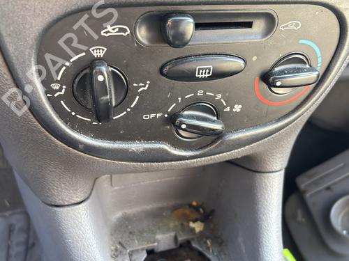 Boîte à Fusibles PEUGEOT 206 Hatchback (2A/C) 1.4 HDi eco 70 | BP26389067E1 