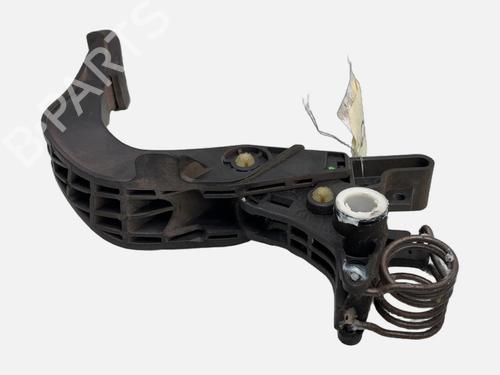Used Clutch pedal Clutch pedal FIAT GRANDE PUNTO (199_) 1.3 D Multijet (199.AXD11, 199.AXD1A, 199.AXD1B,... (90 hp) 40030782 40030782