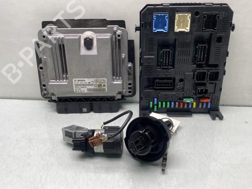 Used Electronic module PEUGEOT 5008 (0U_, 0E_) 1.6 BlueHDi 120 (120 hp) 31602193