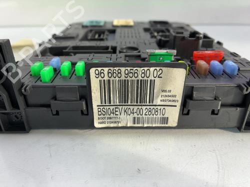 Used Fuse box Fuse box CITROËN C4 Picasso I MPV (UD_) 1.6 HDi (109 hp) 39902639 39902639
