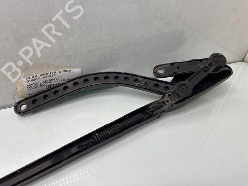 Used Front windshield wiper arm Front windshield wiper arm 38274129 38274129