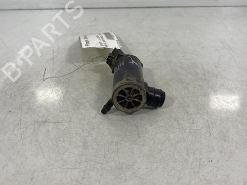 Used Washer pump Washer pump TOYOTA RAV 4 II (_A2_) 2.0 D 4WD (CLA20_, CLA21_, CLA20R, CLA21R) (116 hp) 19987619 19987619