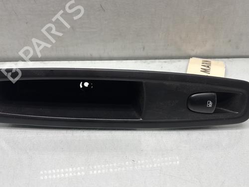 Used Left rear window switch RENAULT KADJAR (HA_, HL_) 1.5 dCi 110 (HLA3) (110 hp) 29574651