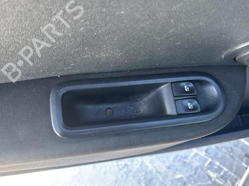 Switch RENAULT CLIO III (BR0/1, CR0/1) 1.5 dCi (C/BR0G, C/BR1G) | BP37755651I30 - Image 26