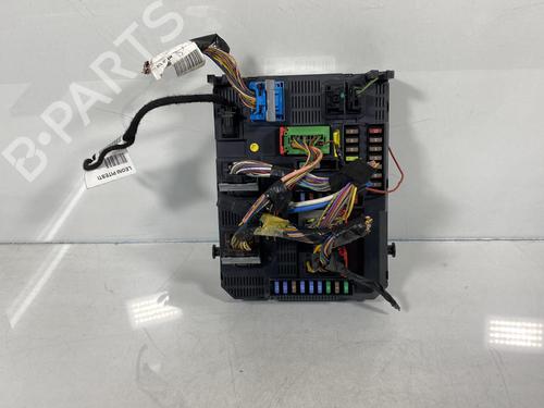 Used Fuse box PEUGEOT 208 I (CA_, CC_) 1.2 VTI 82 (82 hp) 20024389